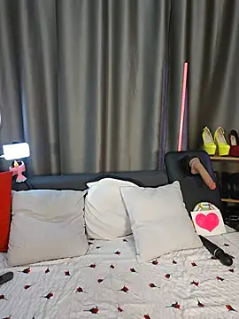 Milforja Adlı Modelin Canlı XXX Sohbeti