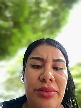 Issane_Peru's Live XXX Chat