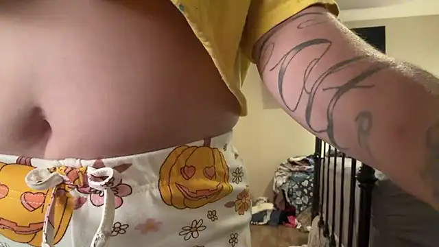 MegaTinyyy's Live XXX Chat