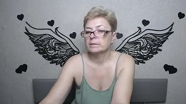 EmiliaGree's Live XXX Chat