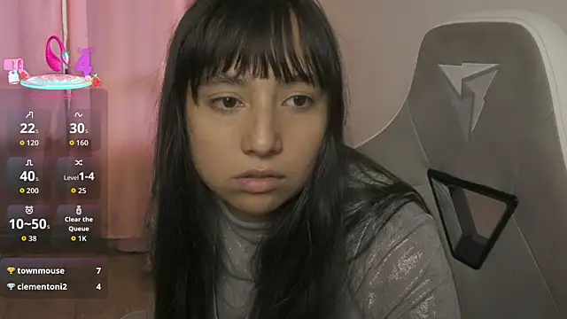 EmmitaGarcia élő XXX-chatje