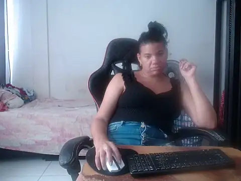 دردشة Adriana_0312 الجنسية المباشرة