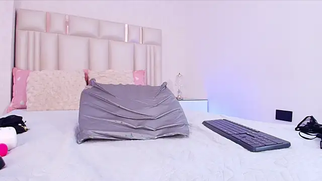 alanarose18's Live XXX Chat
