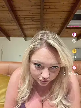Chatroom XXX en direct de misstitmouseofficial