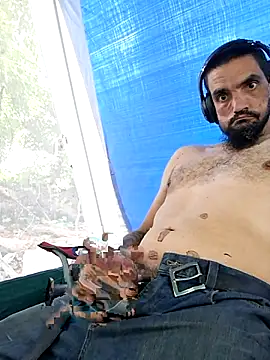 Show modela dirtusouthbigD na web-kameri