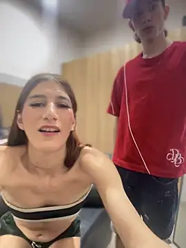 צ'אט XXX בשידור חי של Pride_couple