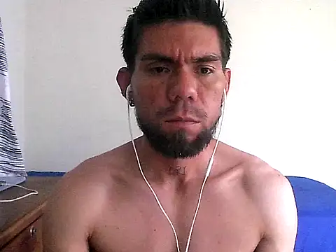 thomas2wood live XXX chat
