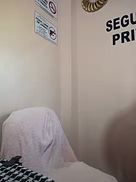 Hannah-colx's Live XXX Chat