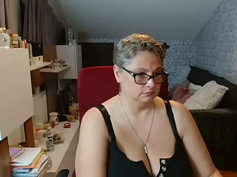 NewHellen4you – Live XXX-chat