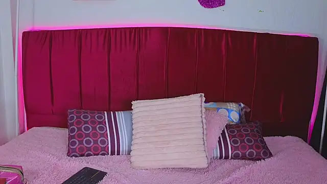 cuteeimy XXX чат на живо