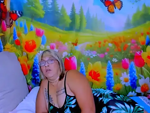 indianroxy Chat XXX live