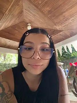 maaddyXXX's Live XXX Chat