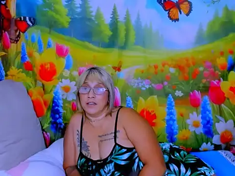indianroxy élő XXX-chatje