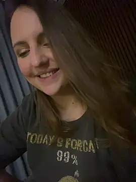 AliceDesmee Chat XXX in diretta