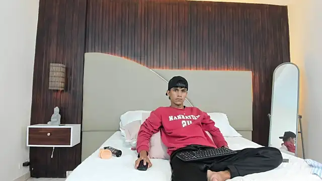 Chat +18 de Alexxx_B2026 ao vivo