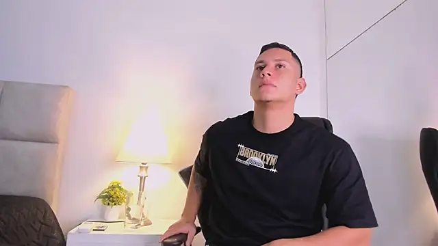 Chriss_Diamondのウェブカメラショー