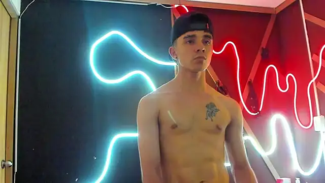 MaximumSteel_ élő XXX-chatje