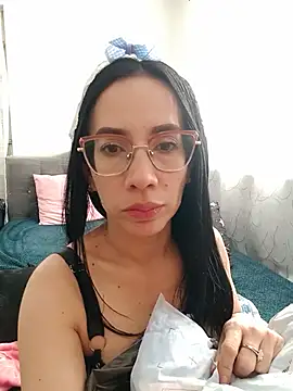 YaraDuartee's Live XXX Chat