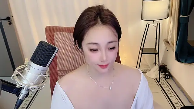 Daisy-77's Live XXX Chat