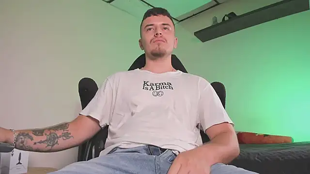 Chat +18 de james_connor2 ao vivo
