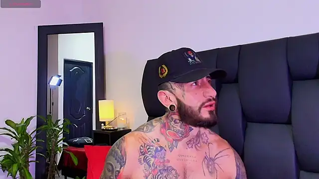 Czat XXX na żywo – dilan_scootk_j