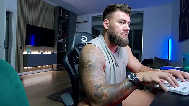 UbbeViking live XXX chat