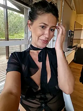 CelynaRoss' Live XXX Chat