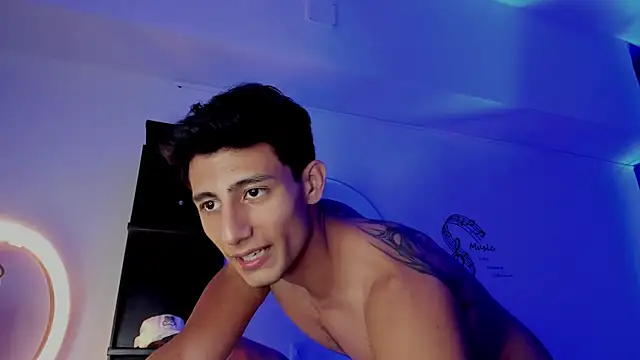 MaxiimoRomano_ live XXX chat