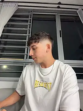 OLIVER_K Live XXX-chat
