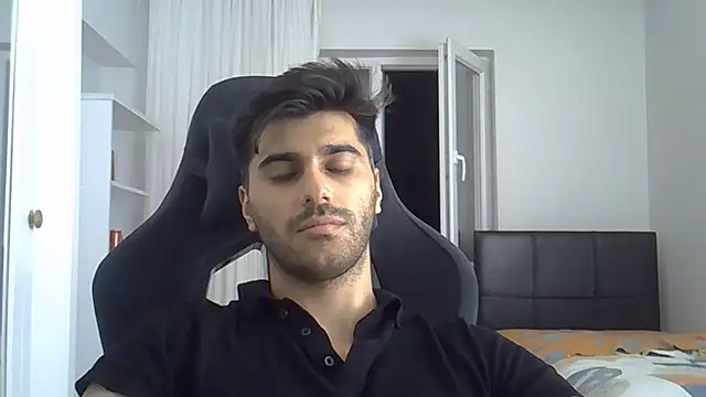 ciceroable Adlı Modelin Canlı XXX Sohbeti