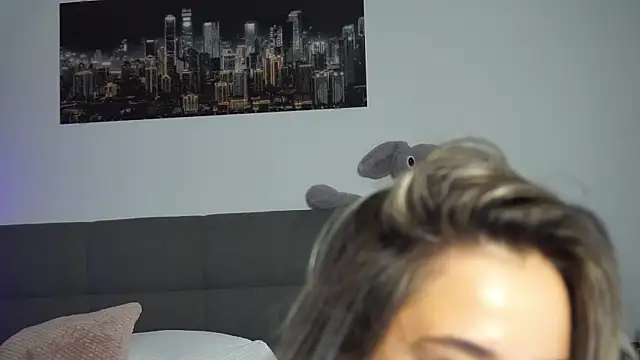 LuxeKiana live XXX chat