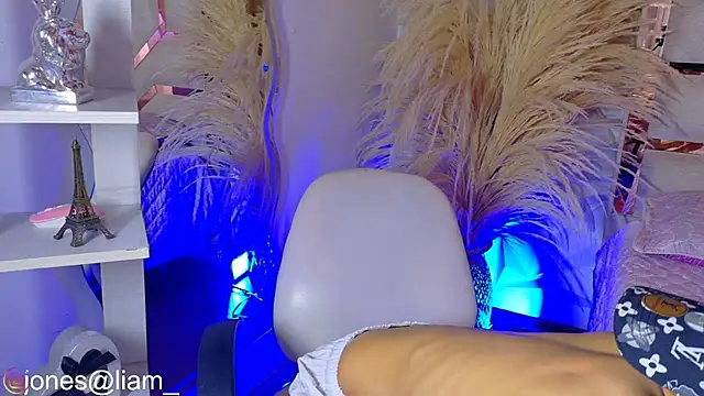 Jonesliam23 Chat XXX live
