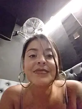 LUNAGREEN_1 Adlı Modelin Canlı XXX Sohbeti