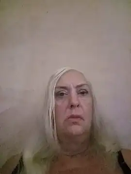 Julia20X's Live XXX Chat