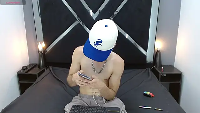 Lucas_Knight élő XXX-chatje
