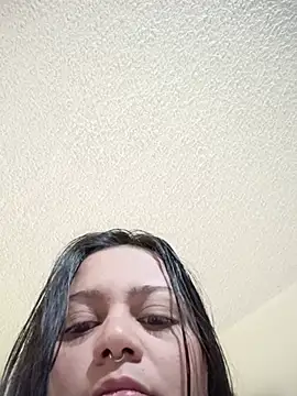 hagathas69 Adlı Modelin Canlı XXX Sohbeti