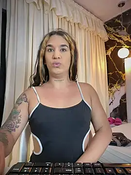 Chat +18 de Sweet_vicky_hot ao vivo