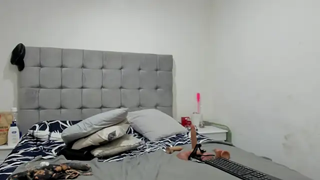 Chat XXX en directo de Doja_Peach