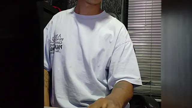 boy_bigcock24cm: απευθείας συνομιλία ΧΧΧ