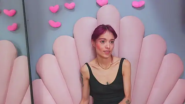 Chat +18 de luci_miller ao vivo