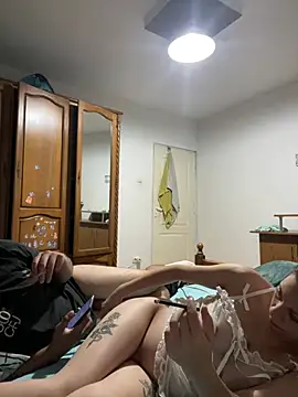 Foxy20withBear's Webcam Show