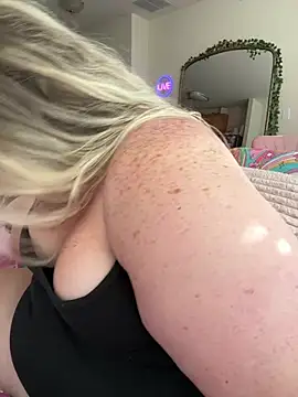 Chat XXX en directo de PiggyRose