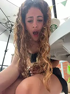צ'אט XXX בשידור חי של alana15