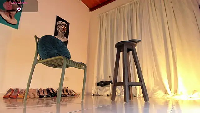 XXX chat uživo modela ArchieCollins