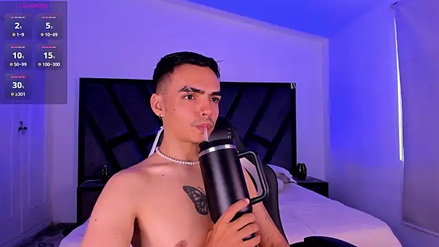 Chat XXX en directo de NicoKingg1_