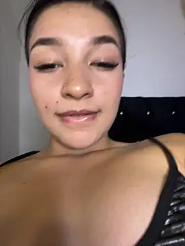 Chat XXX en directo de Hhannachiki