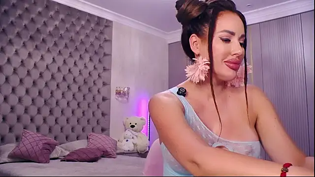 Chat +18 de TianaPosh ao vivo