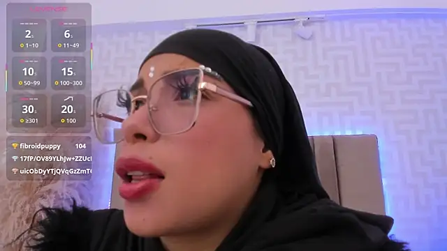 naishaa_'s Live XXX Chat