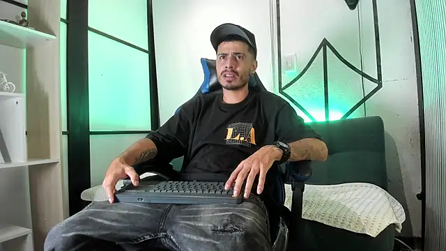 Chat XXX en directo de MatthewRoberts
