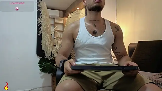 Chat XXX ao vivo de Kiing_001